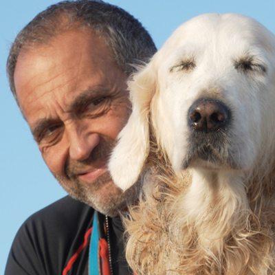 Vittorio Franco con il suo golden retriever